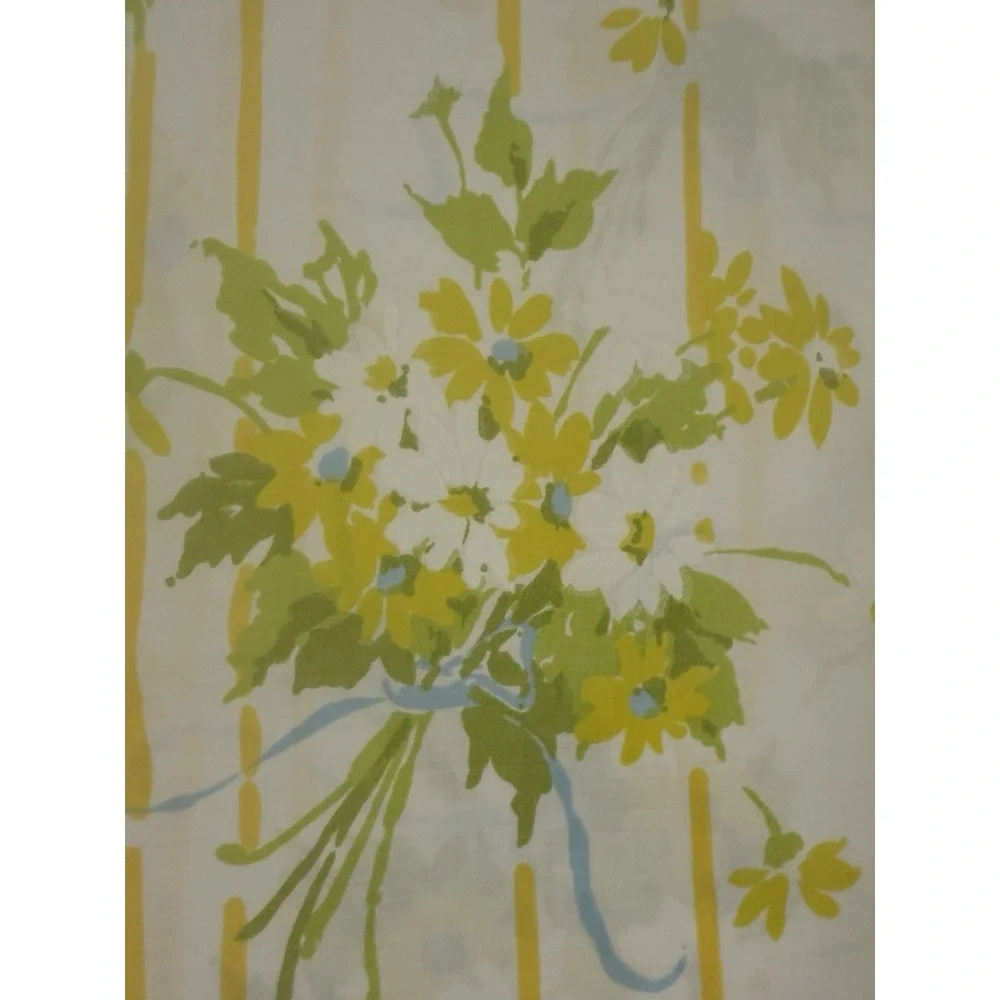 1 Vtg Floral Standard Pillowcase Yellow Flower Power Percale USA Utica Cottage‎